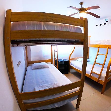 Kiwi Suites Hostel Montañita Buitenkant foto