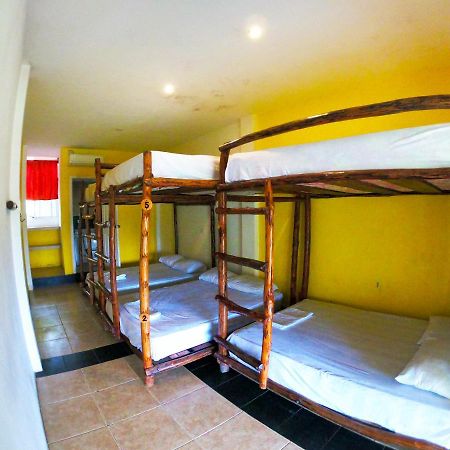 Kiwi Suites Hostel Montañita Buitenkant foto