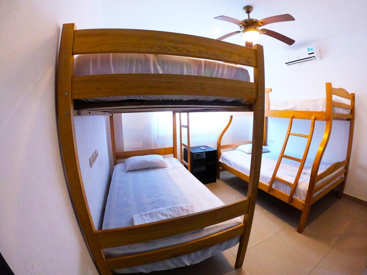 Kiwi Suites Hostel Montañita Buitenkant foto