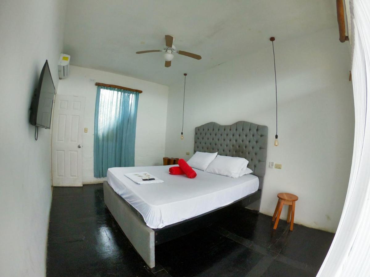 Kiwi Suites Hostel Montañita Buitenkant foto