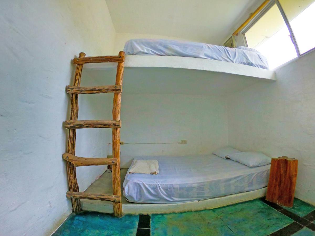 Kiwi Suites Hostel Montañita Buitenkant foto