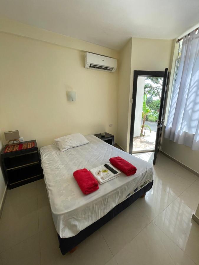 Kiwi Suites Hostel Montañita Buitenkant foto