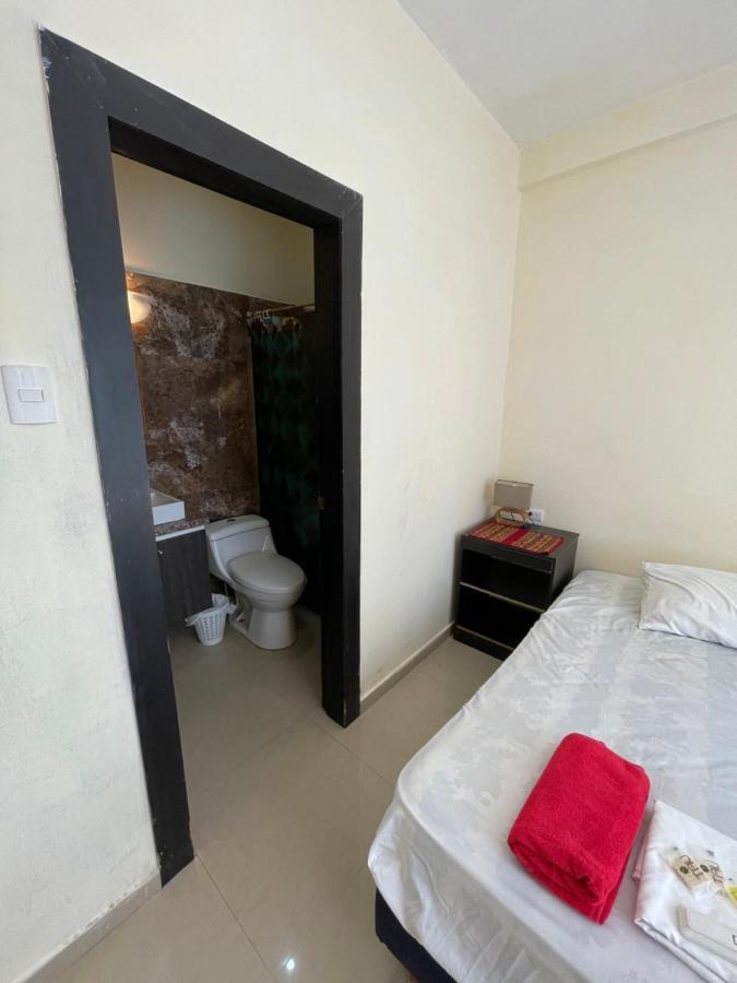 Kiwi Suites Hostel Montañita Buitenkant foto
